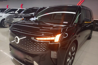 沃尔沃EM90 2025款 Ultra 六座