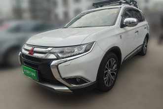 三菱 欧蓝德 2018款 2.4L 四驱尊贵版 7座