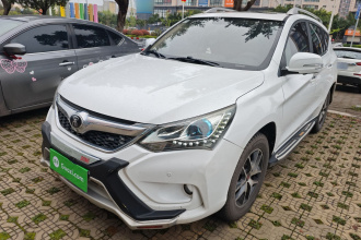 比亚迪 宋 2016款 盖世版 1.5TI 手动精英型