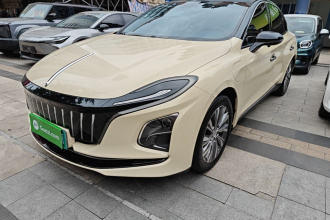 红旗E-QM5 2022款 431km 充电乐享版