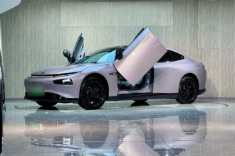 小鹏P7 2024款 P7i 702 Max 鹏翼版