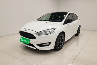 福特 福克斯 2017款 1.5T CTCC 白黑限量版