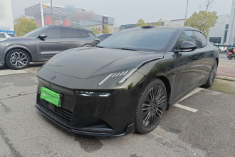 领克10 EM-P 2025款 240四驱Ultra运动版