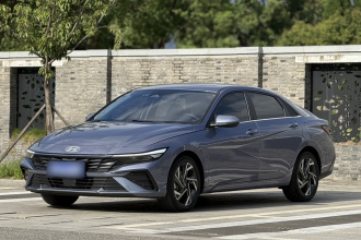 现代 伊兰特 2023款 1.5L CVT LUX尊贵版