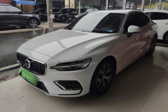 沃尔沃S60 2024款 B4 智逸豪华版