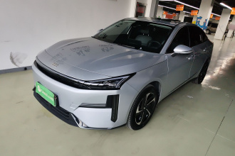 吉利银河 银河L6 2025款 EM-i 140km 星舰版