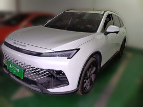 北京汽车 魔方 2022款 1.5T DCT黄金版