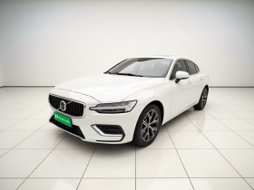 沃尔沃S60 2023款 B4 智逸豪华版