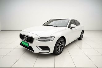 沃尔沃S60 2023款 B4 智逸豪华版