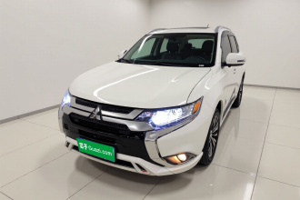 三菱 欧蓝德 2021款 改款 2.0L 两驱畅享版 7座