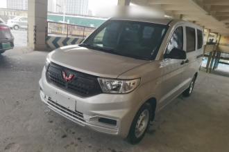 五菱汽车 五菱宏光V 2022款 1.5L劲取版电动助力LAR
