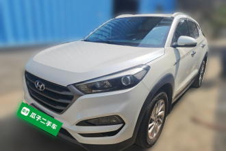 现代 途胜 2015款 1.6T 双离合两驱智能型