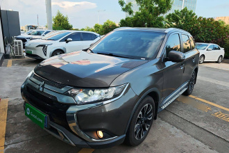 三菱 欧蓝德 2019款 2.0L 两驱畅享版 5座 国VI