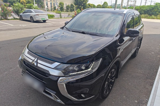 三菱 欧蓝德 2019款 2.4L 四驱致享版 5座 国VI
