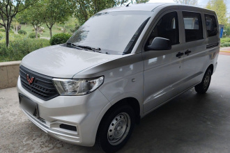 五菱汽车 五菱宏光V 2022款 1.5L劲取版电动助力LAR