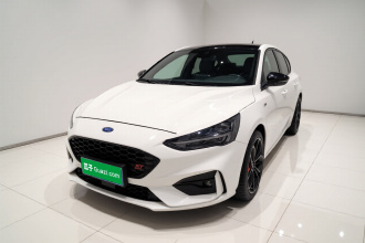 福特 福克斯 2019款 三厢 EcoBoost 180 自动ST Line