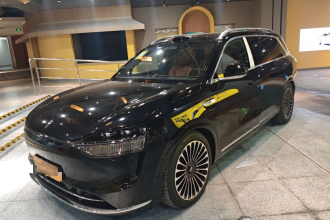 鸿蒙智行 问界M9 2025款 增程 Ultra版 52kWh 6座版 (192线激光雷达）