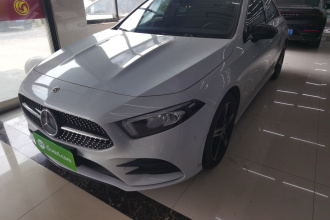 奔驰A级 2020款 改款 A 220 L 4MATIC 运动轿车