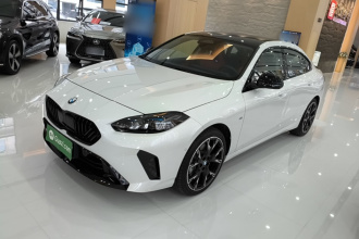 宝马2系 2025款 225L M运动曜夜套装