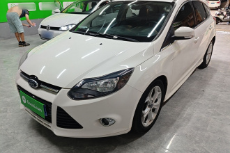福特 福克斯 2012款 两厢 2.0L 自动豪华运动型