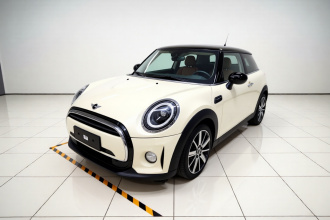 MINI 2022款 1.5T COOPER 艺术家