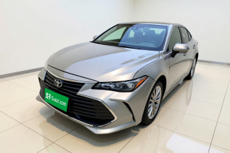 丰田 亚洲龙 2019款 双擎 2.5L XLE尊贵版 国VI