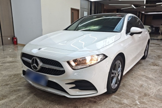 奔驰A级 2022款 改款 A 180 L 运动轿车