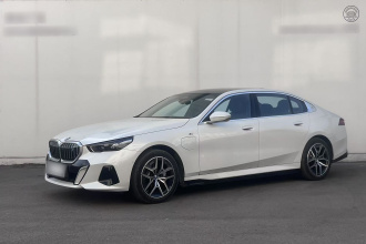 宝马i5 2024款 eDrive 35L M运动套装