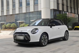 电动MINI COOPER 2024款 456km COOPER E 经典派