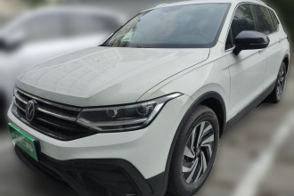 大众 途观L 2025款 出众款 300TSI 自动两驱龙腾版