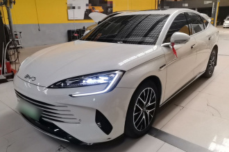 比亚迪 海豹 2023款 DM-i 1.5L 121km 尊贵型