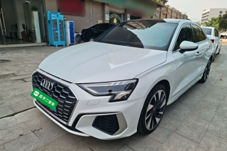 奥迪A3 2024款 A3L Limousine 35 TFSI 时尚运动型