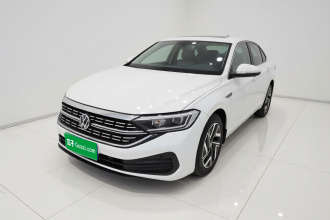 大众 速腾 2025款 改款三 300TSI DSG超越版