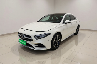 奔驰A级 2022款 改款二 A 200 L 运动轿车时尚型
