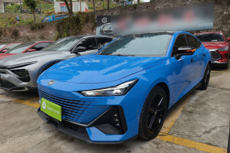 长安UNI-V 2022款 1.5T 尊贵型