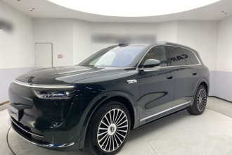 鸿蒙智行 问界M8 2025款 增程 Ultra版 53.4kWh 6座版 (192线激光雷达）
