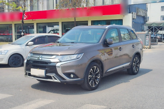 三菱 欧蓝德 2019款 2.0L 两驱畅享版 7座 国VI