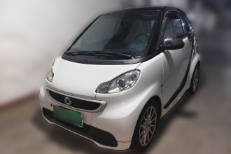 smart fortwo 2014款 1.0 MHD 硬顶新年特别版