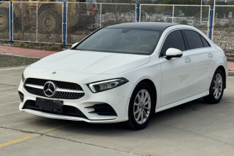 奔驰A级 2022款 改款 A 200 L 运动轿车动感型