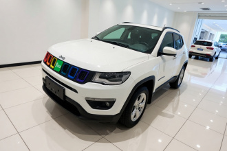 Jeep 指南者 2019款 200T 自动家享四驱-互联大屏版