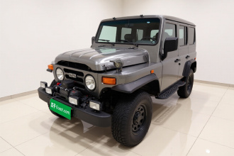 BAW北汽制造 212经典 2023款 狙击手 2.4T 手动轻装款