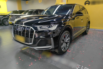 奥迪Q7 2022款 55 TFSI quattro S line运动型