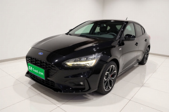 福特 福克斯 2020款 三厢 EcoBoost 180 自动ST Line
