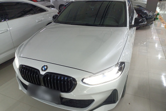 宝马1系 2021款 改款 120i M运动曜夜版