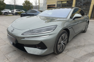 腾势Z9GT 2024款 1100四驱Max版