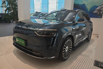 鸿蒙智行 问界M8 2025款 增程 Ultra版 53.4kWh 5座版 (192线激光雷达）