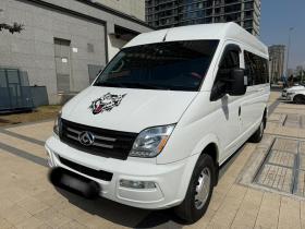 上汽大通MAXUS 新途V80 2023款 2.0T 手动经典傲运通长轴中顶6/7/8/9座