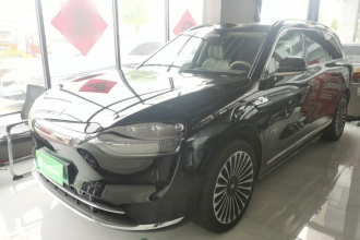 鸿蒙智行 问界M9 2025款 增程 Ultra版 52kWh 6座版 (192线激光雷达）