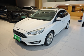 福特 福克斯 2017款 三厢 EcoBoost 180 自动精英型