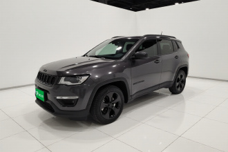 Jeep 指南者 2020款 220T 自动夜鹰版